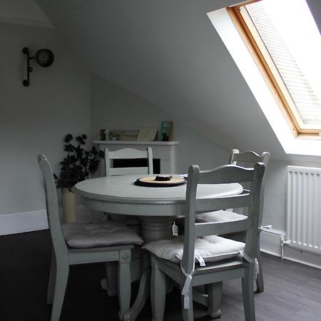 Lovely 3 Bed Condo Reigate Exterior photo