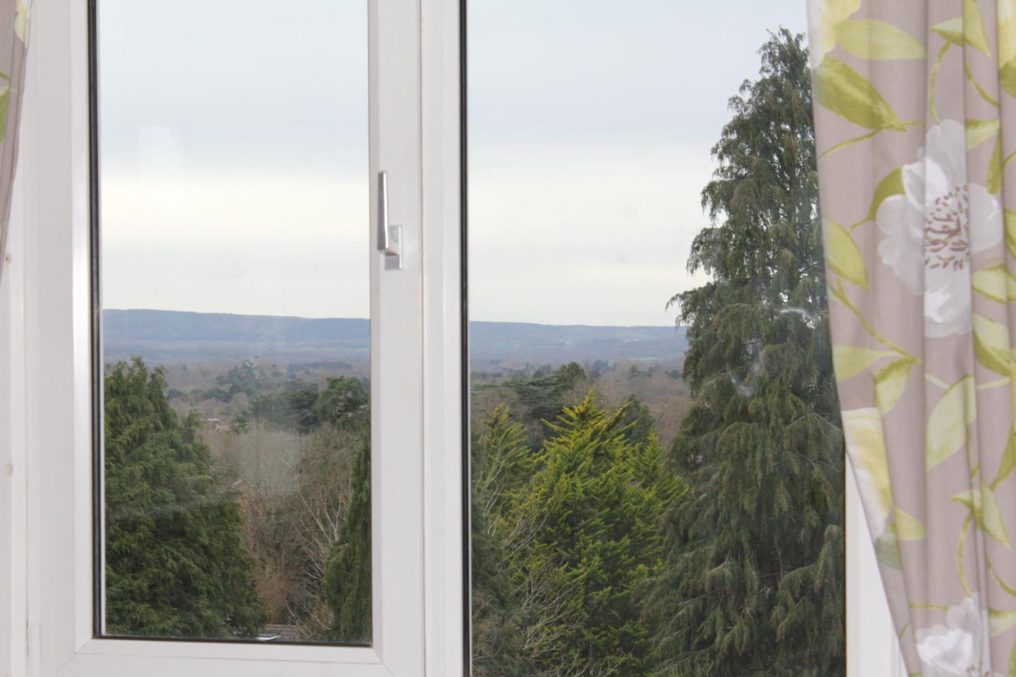 Lovely 3 Bed Condo Reigate Exterior photo