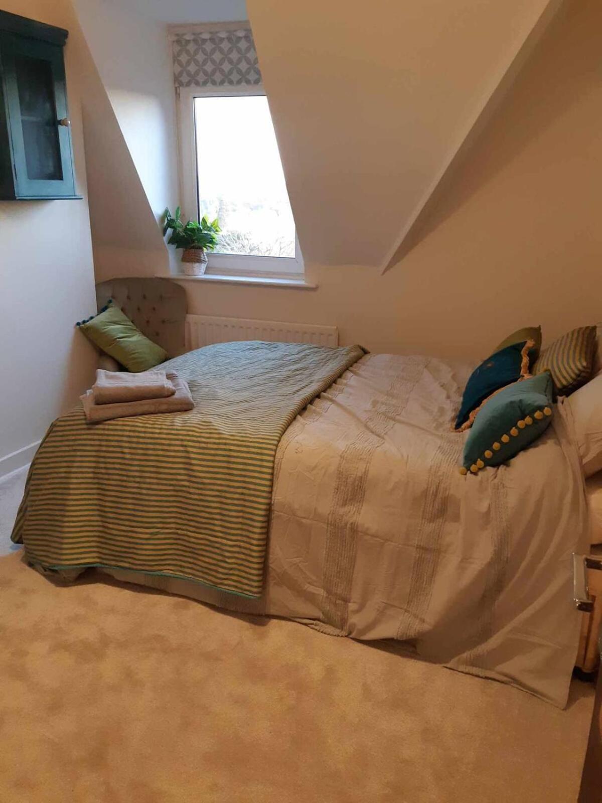 Lovely 3 Bed Condo Reigate Exterior photo